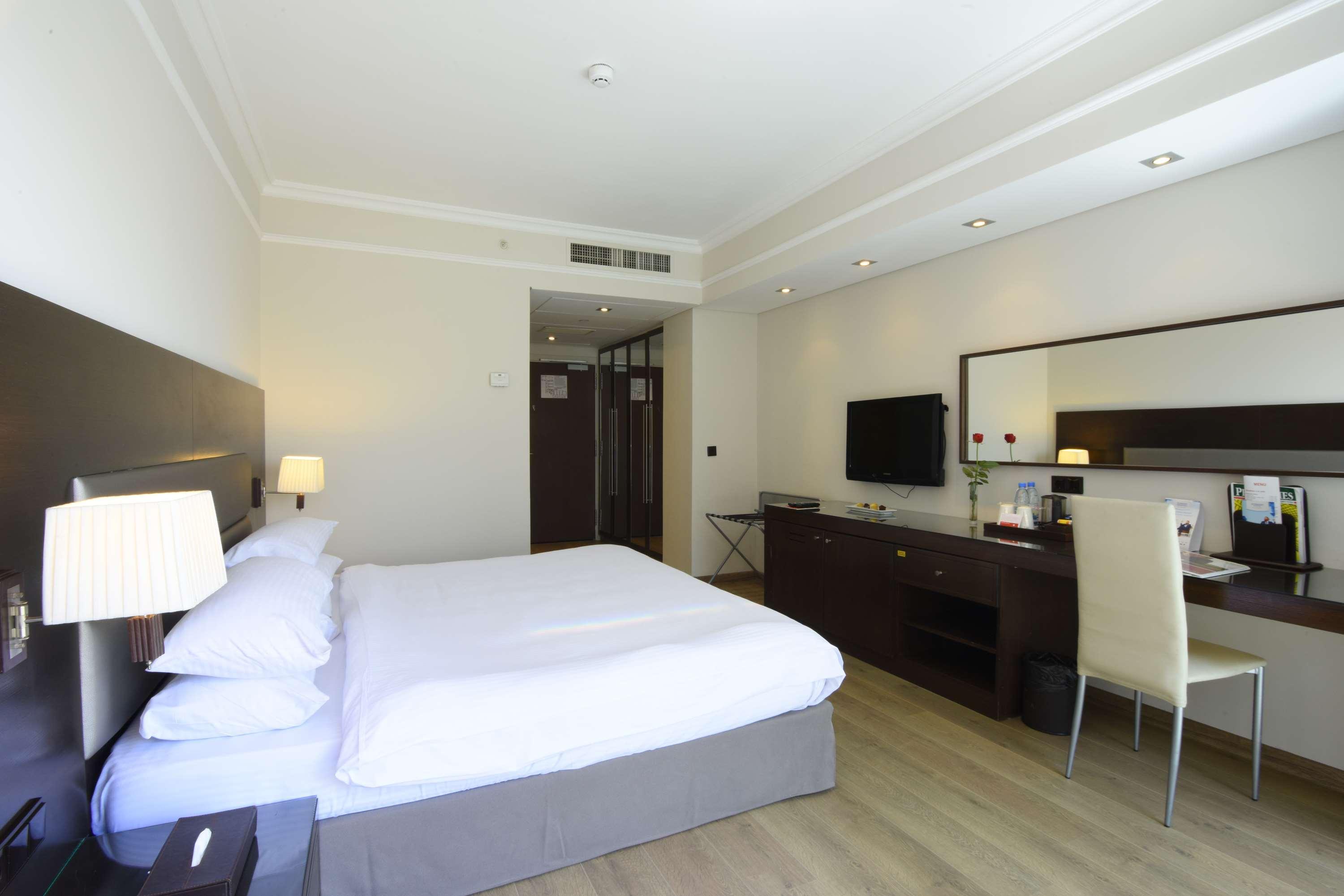 Hotel Ramada By Wyndham Downtown