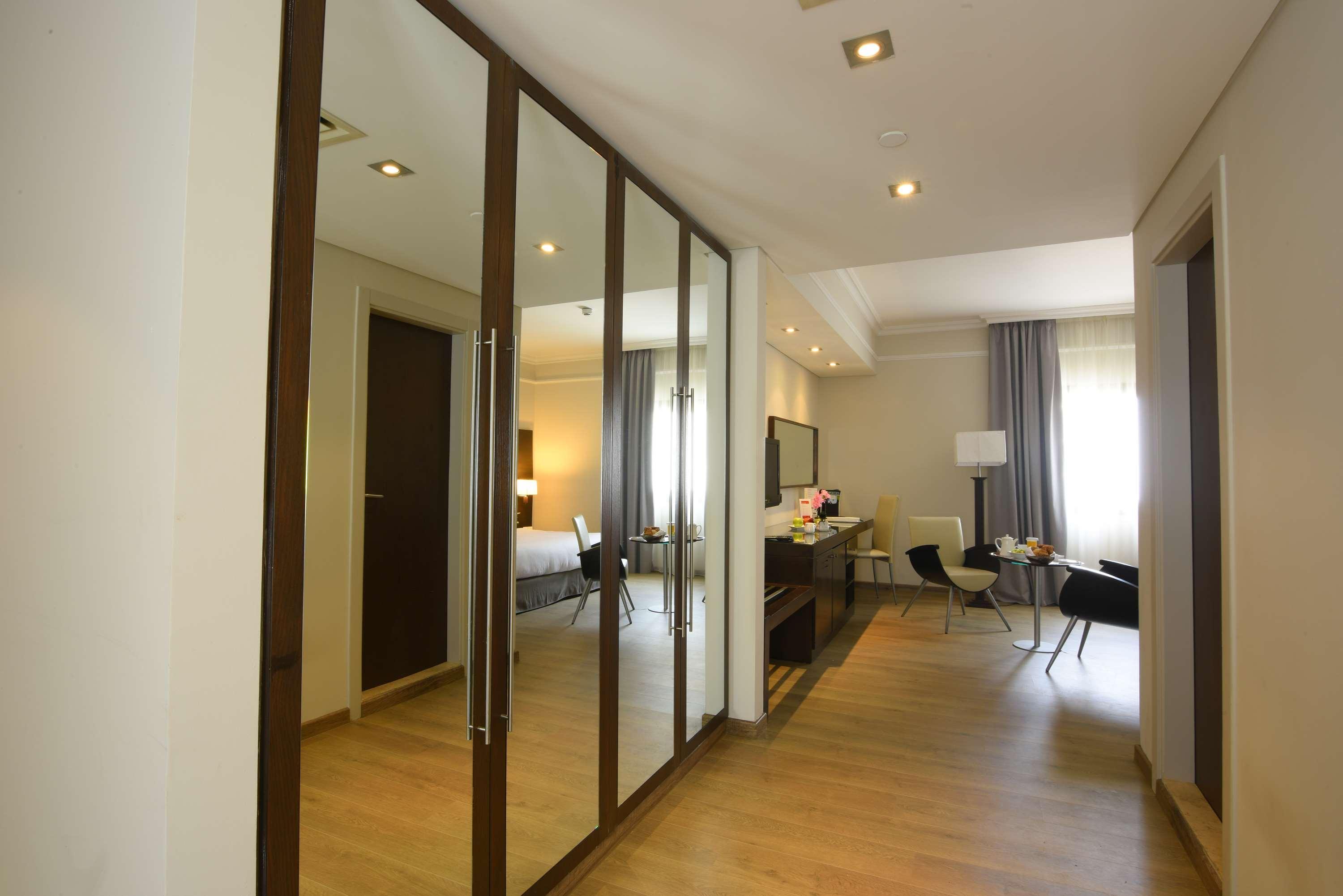 Ramada By Wyndham Downtown 4* Beirut