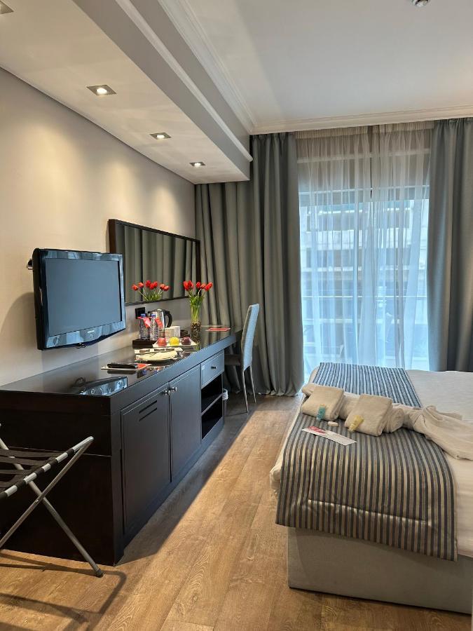 Hotel Ramada By Wyndham Downtown 4*