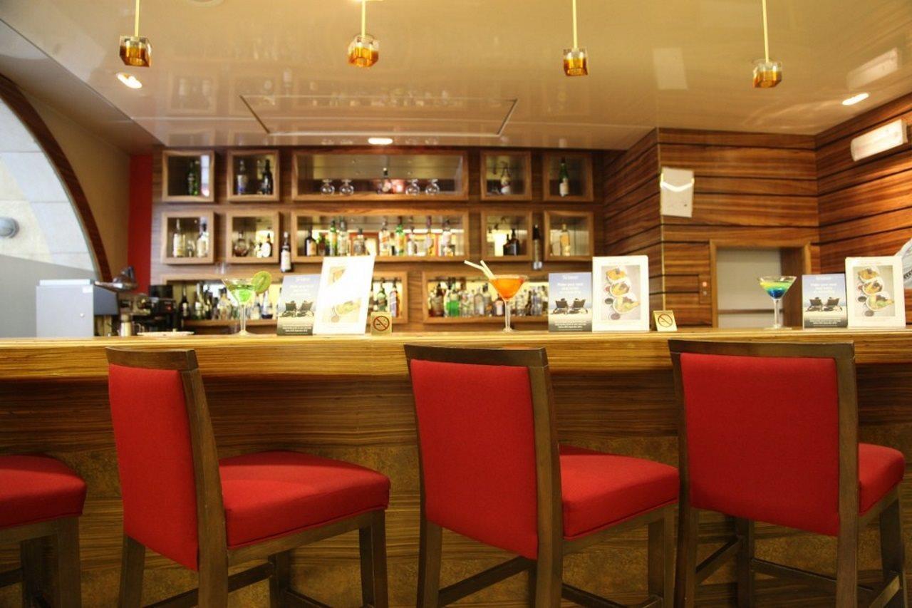 Hotel Ramada By Wyndham Downtown 4*