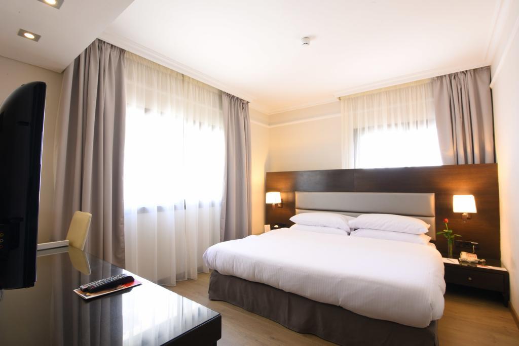 Hotel Ramada By Wyndham Downtown
