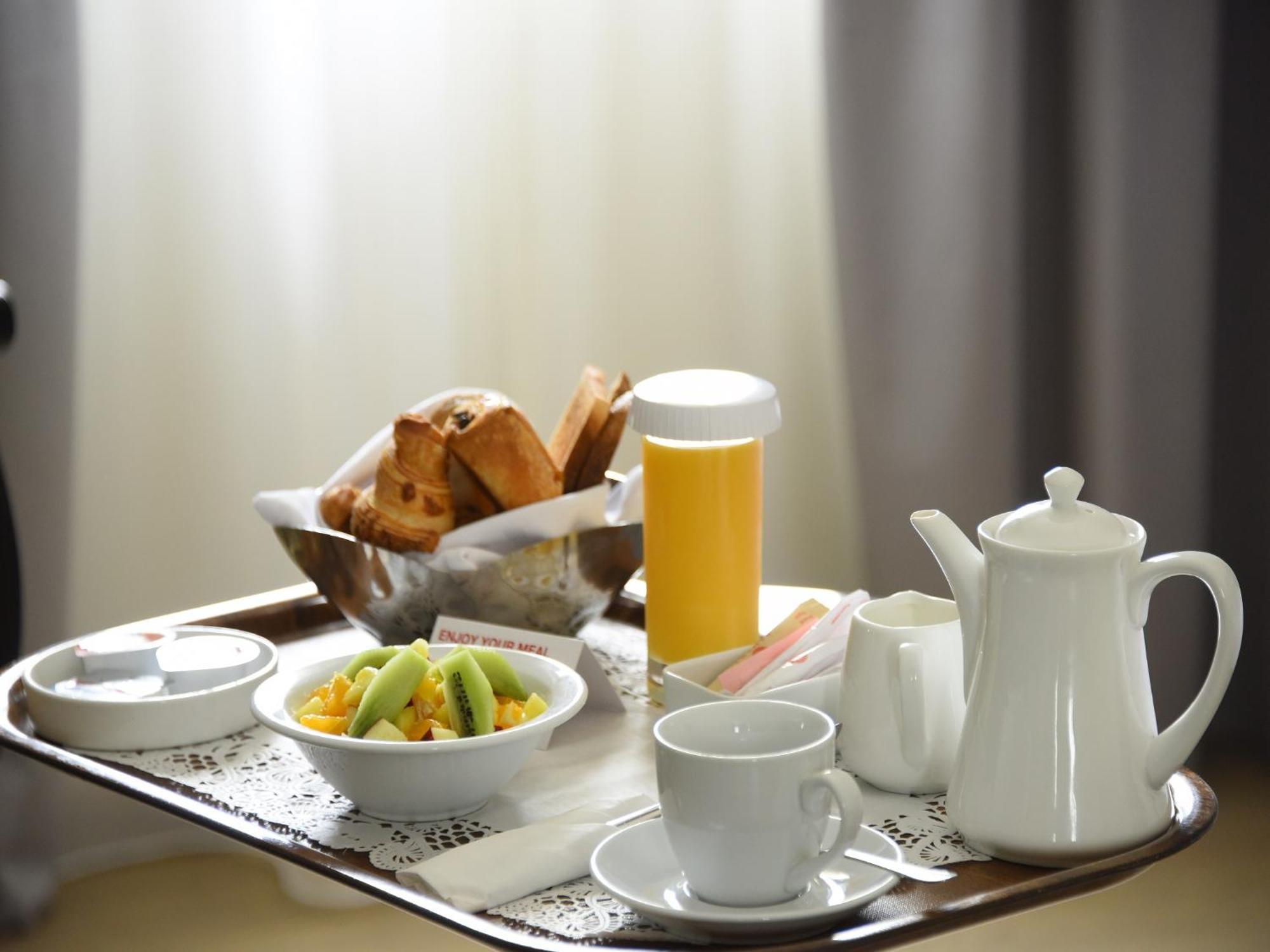 Ramada By Wyndham Downtown Hotel