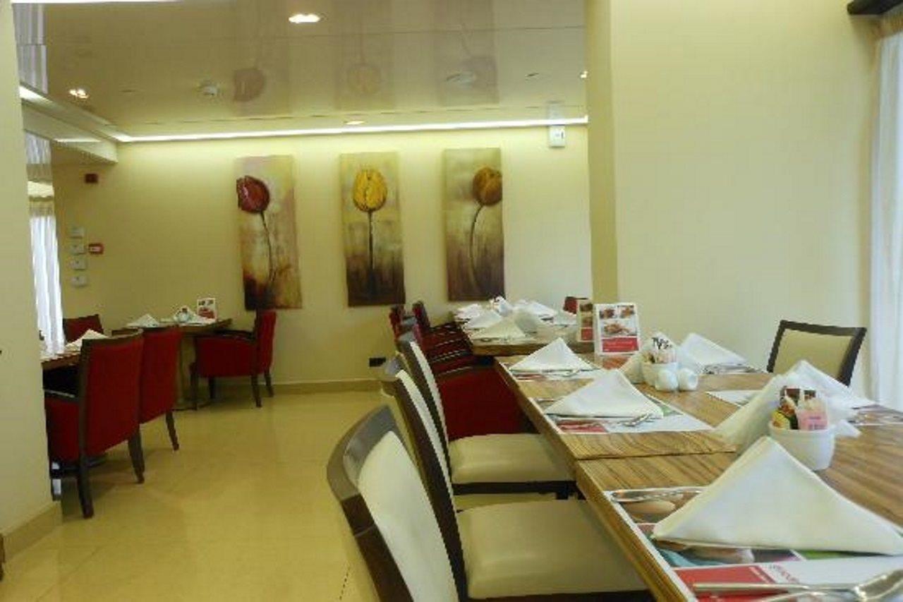 Ramada By Wyndham Downtown