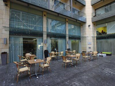 Ramada By Wyndham Downtown 4*